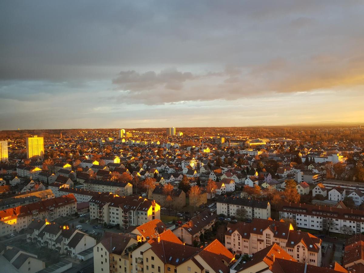 Ferienwohnung Skyline-Aussicht und fantastische Sonnenuntergänge Langen  Exterior foto